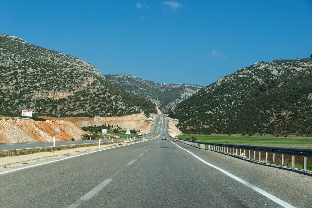 Дорога турция город. Мармарис дорога. Турция трасса. Анталия дороги. Красивые дороги Турции.